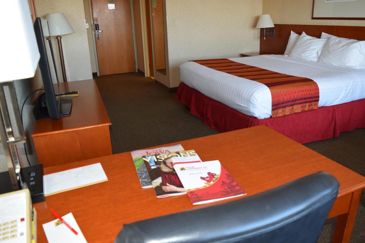 Gateway Hotel And Conference Center Ames Eksteriør bilde